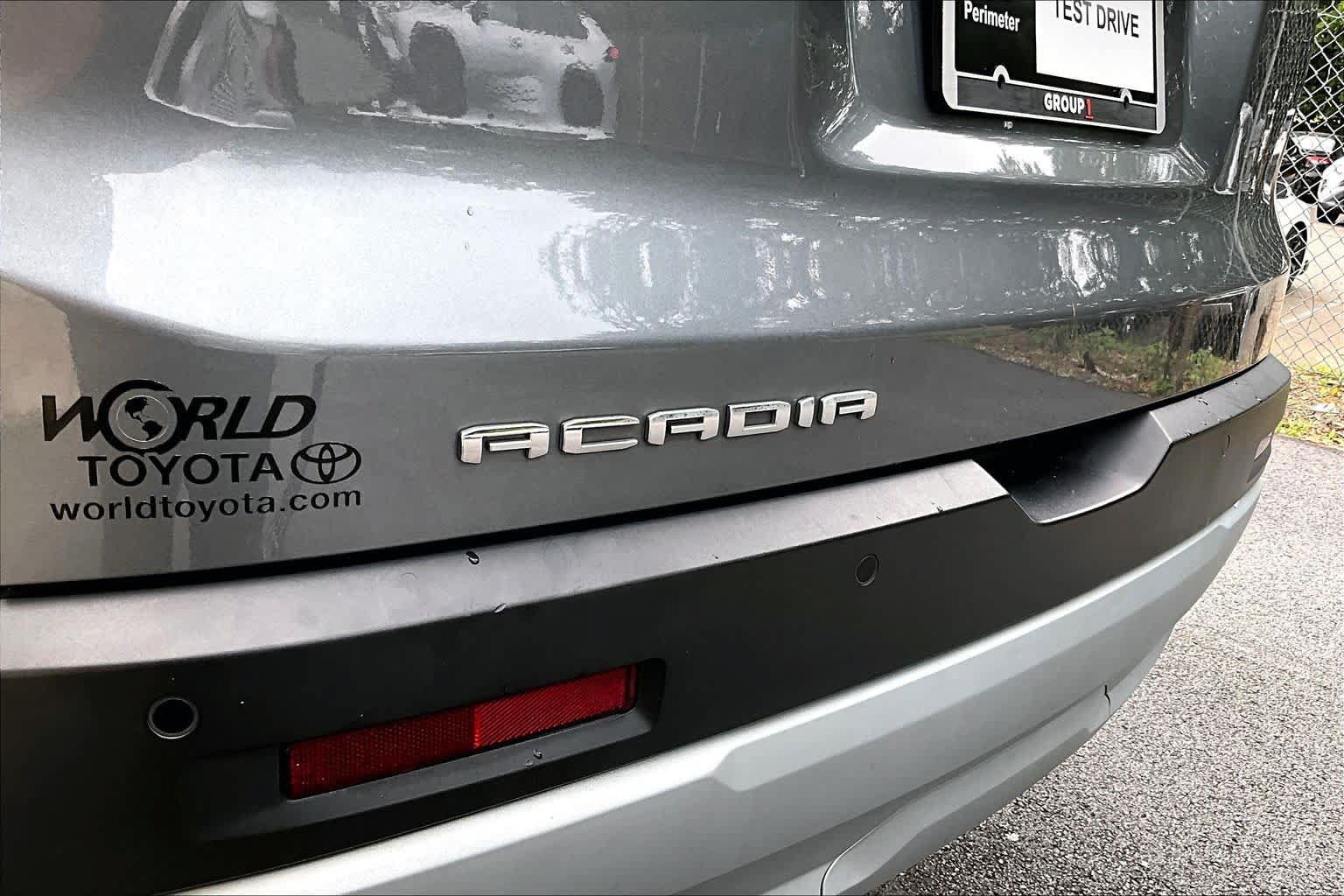 Used 2021 GMC Acadia SLT w/ LPO, Floor Liner Package FWD image 10