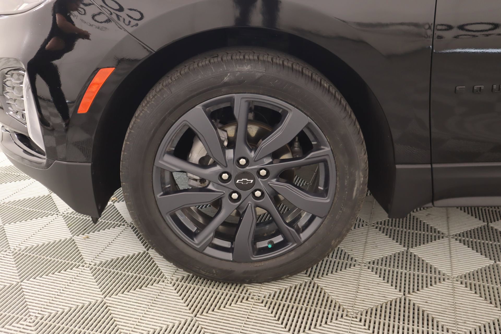 Used 2024 Chevrolet Equinox RS w/ LPO, Floor Liner Package FWD image 17