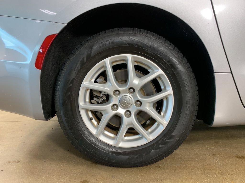 Used 2020 Chrysler Pacifica Touring w/ Advanced Safetytec Group FWD image 39
