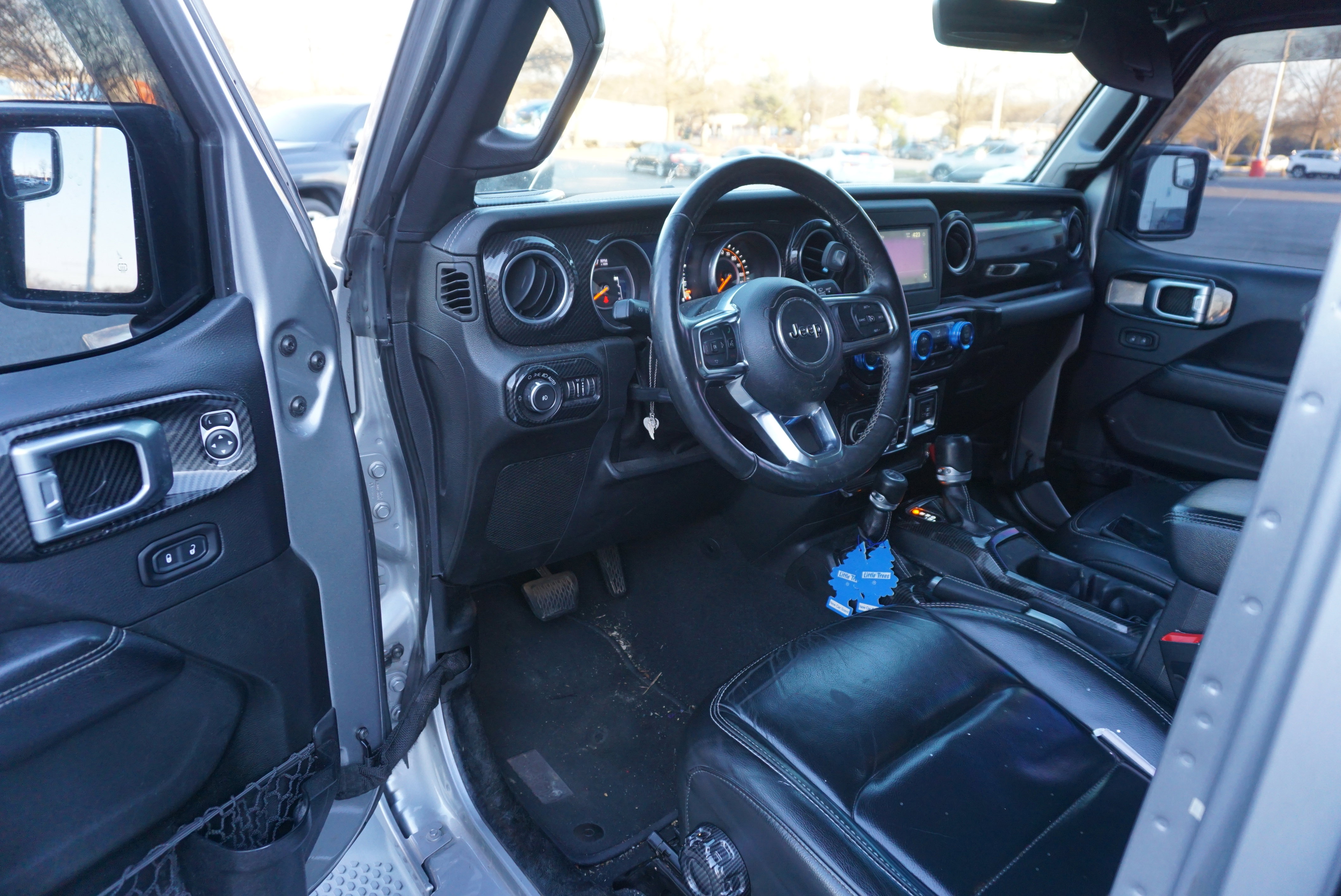 Used 2018 Jeep Wrangler Unlimited Sahara image 6