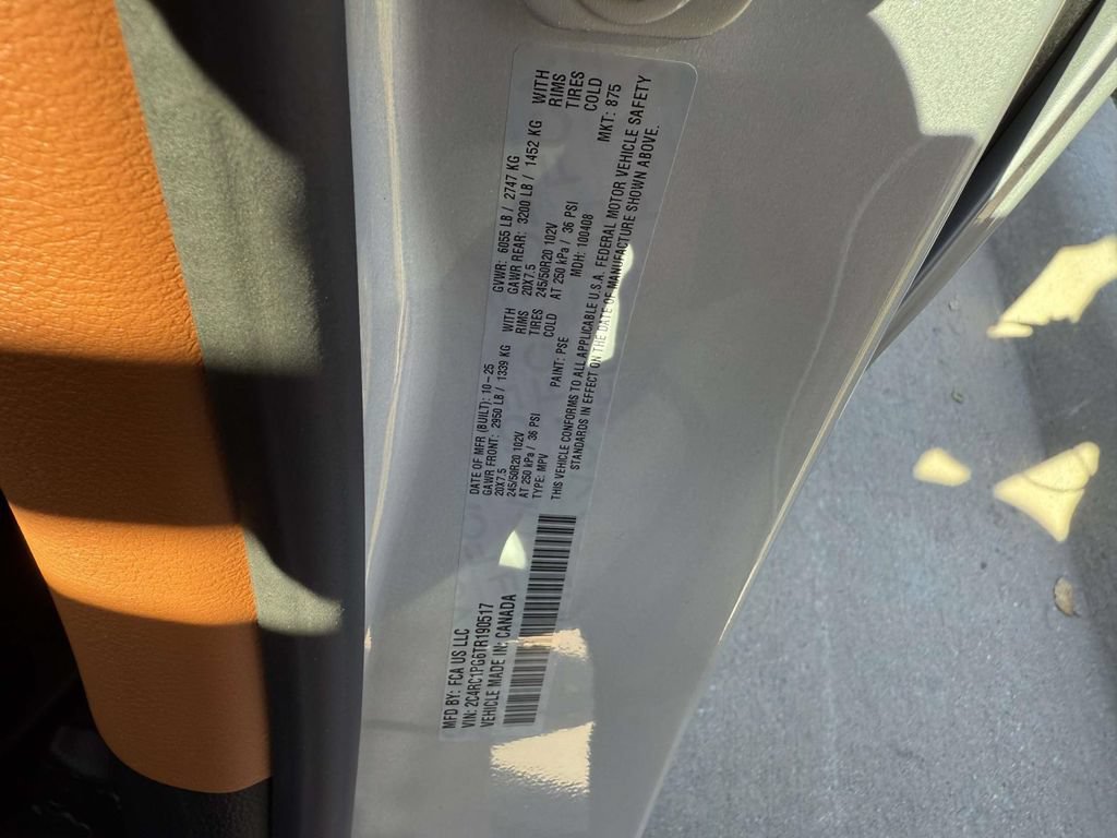 New 2026 Chrysler Pacifica Pinnacle FWD image 36