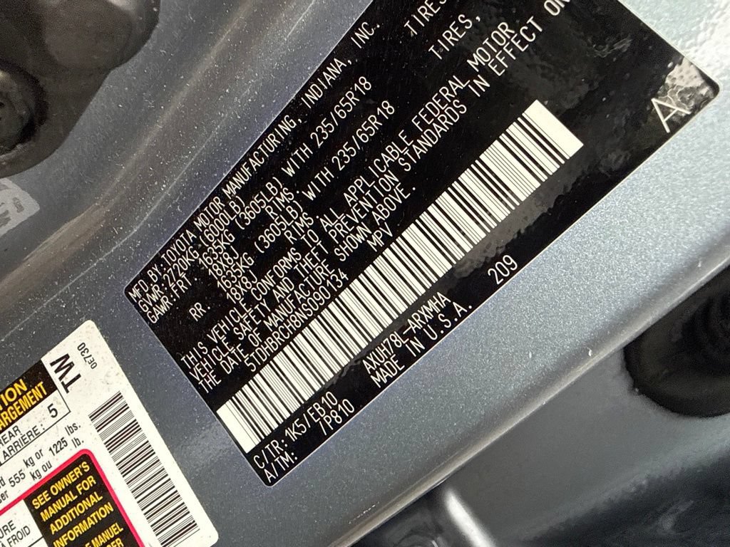 Used 2022 Toyota Highlander XLE AWD/4WD image 10