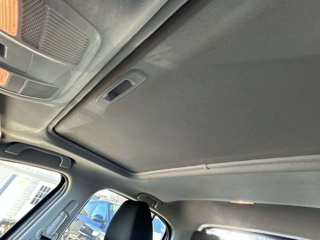 Used 2016 MAZDA MAZDA3 i Touring image 20