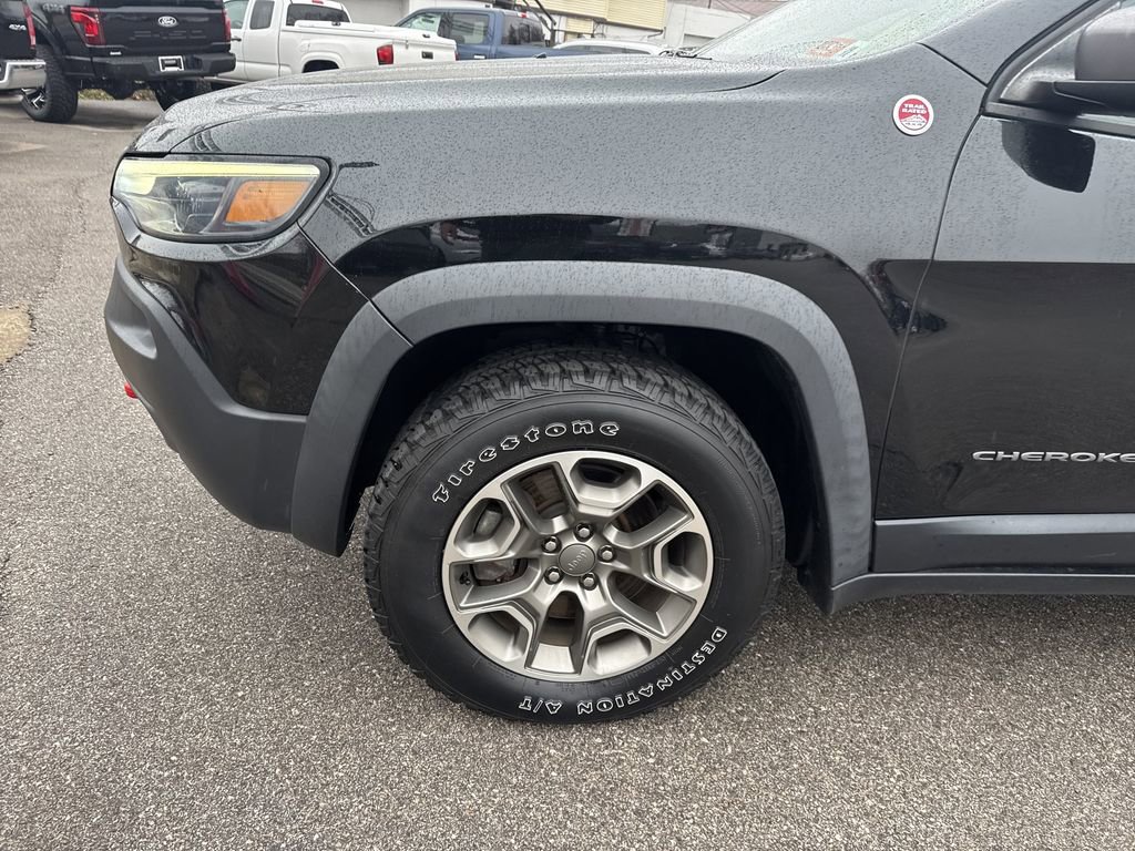 Used 2020 Jeep Cherokee Trailhawk w/ Cold Weather Group image 9