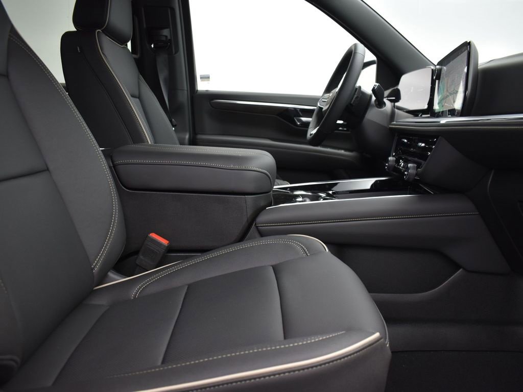 New 2025 Chevrolet Suburban Premier image 25