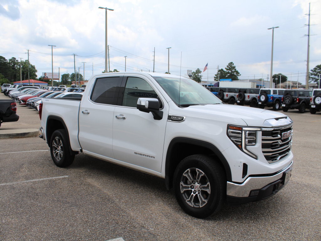 Used 2025 GMC Sierra 1500 SLT AWD/4WD image 3