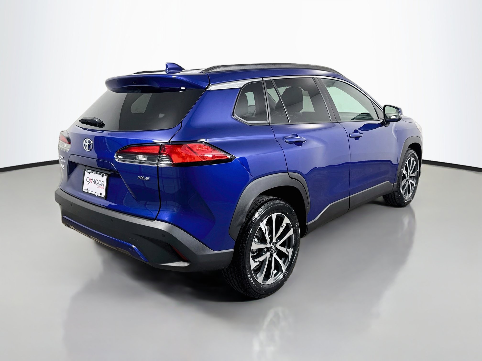 Used 2022 Toyota Corolla Cross XLE w/ Convenience Package FWD image 7