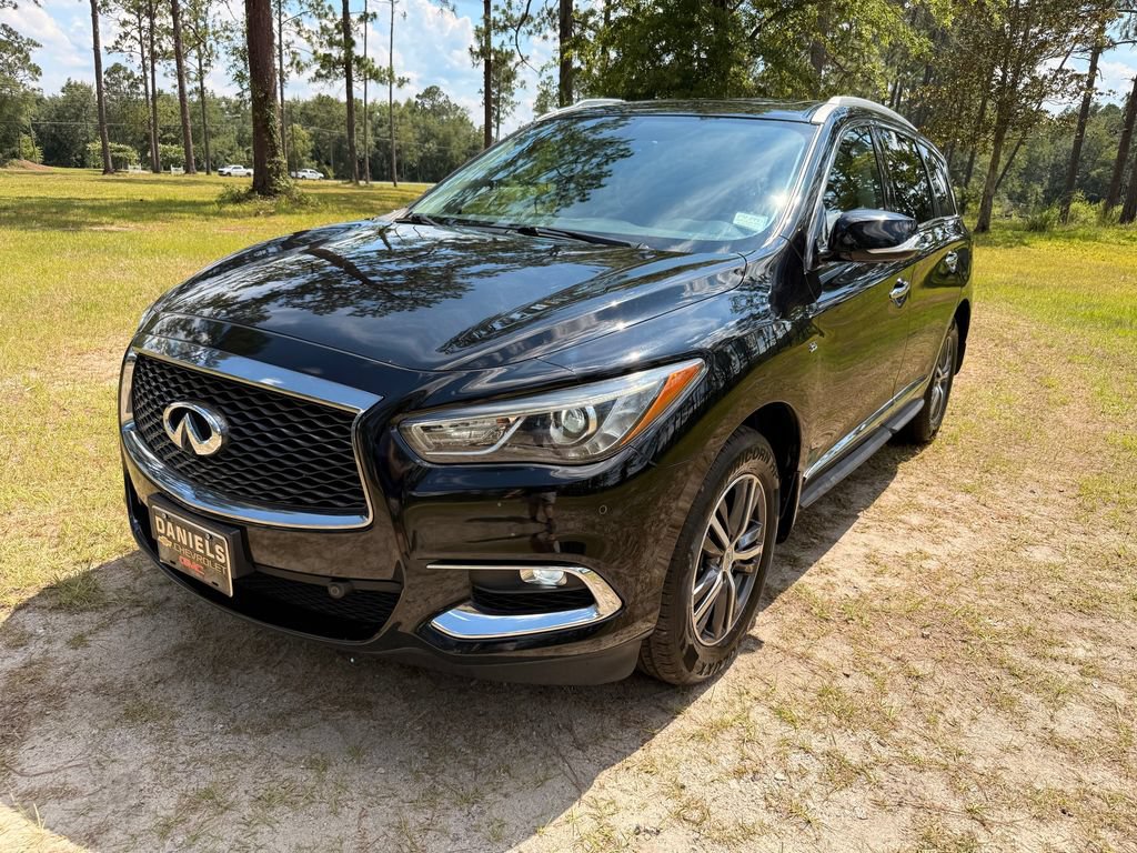 Used 2019 INFINITI QX60 Luxe w/ Essential Package