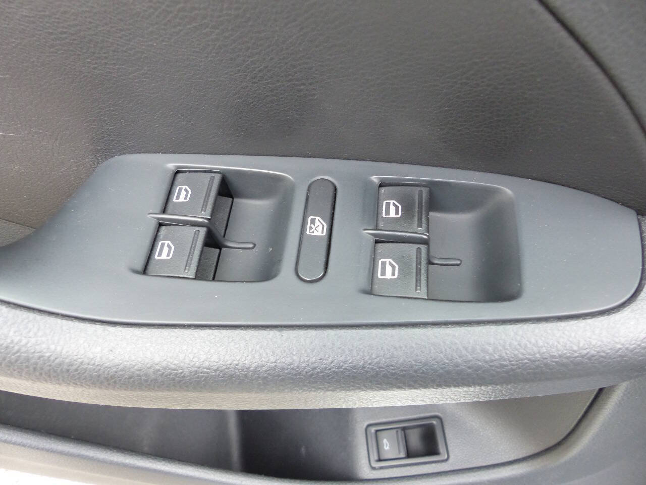 Used 2015 Volkswagen Jetta Sport FWD image 20