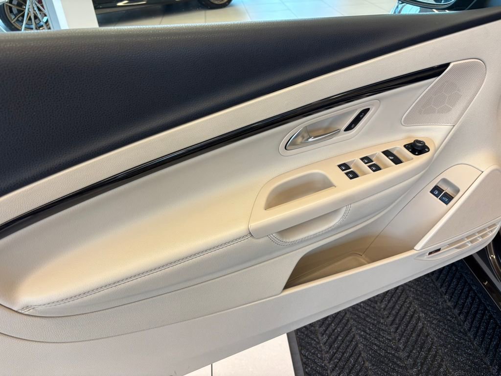 Used 2015 Volkswagen Eos Executive image 21