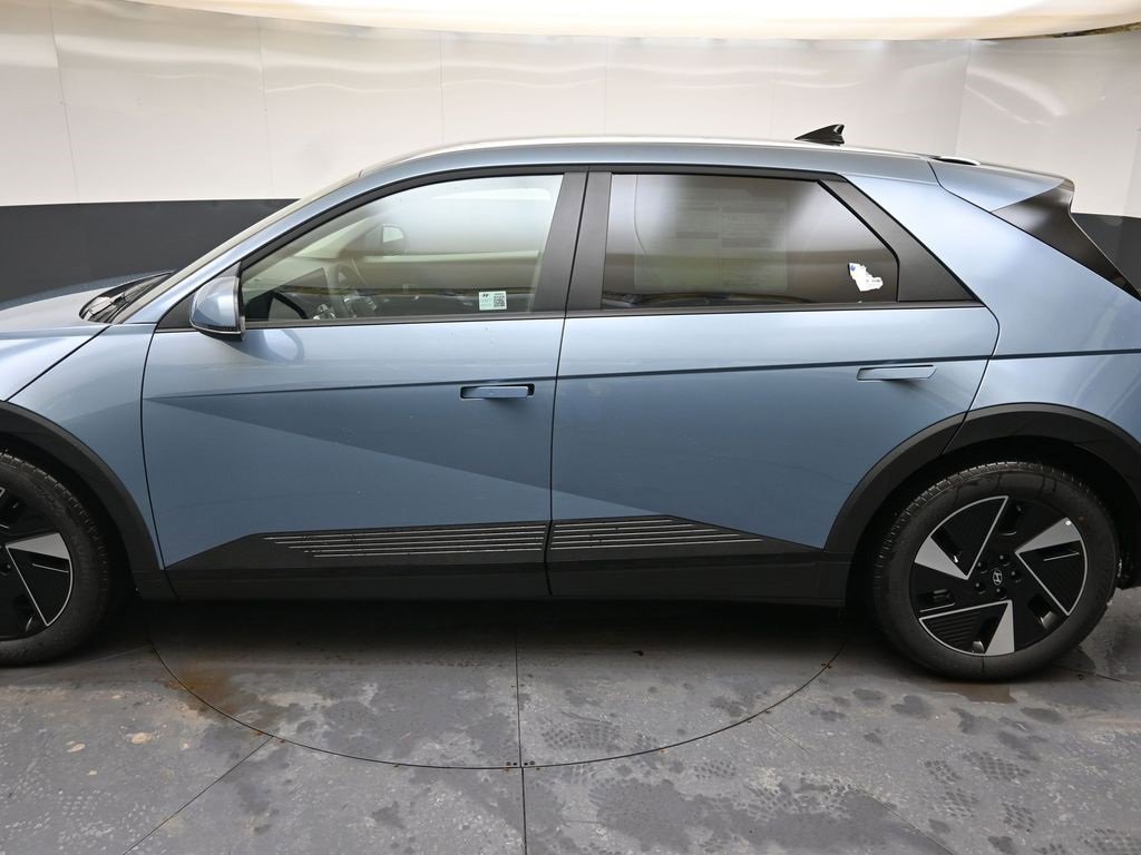 New 2026 Hyundai Ioniq 5 SEL image 3
