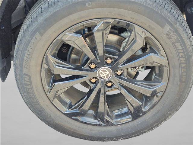 Used 2023 Toyota RAV4 XSE AWD/4WD image 16