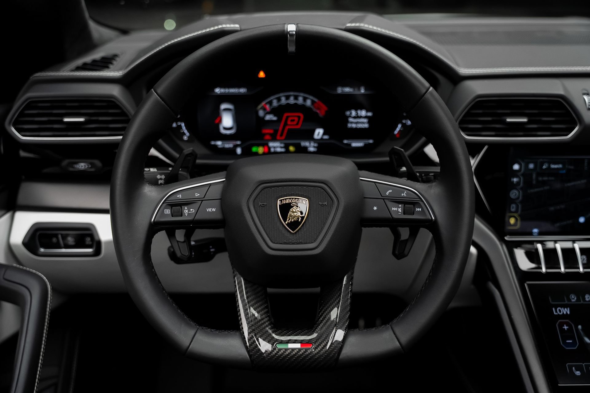 Used 2024 Lamborghini Urus S AWD/4WD image 43