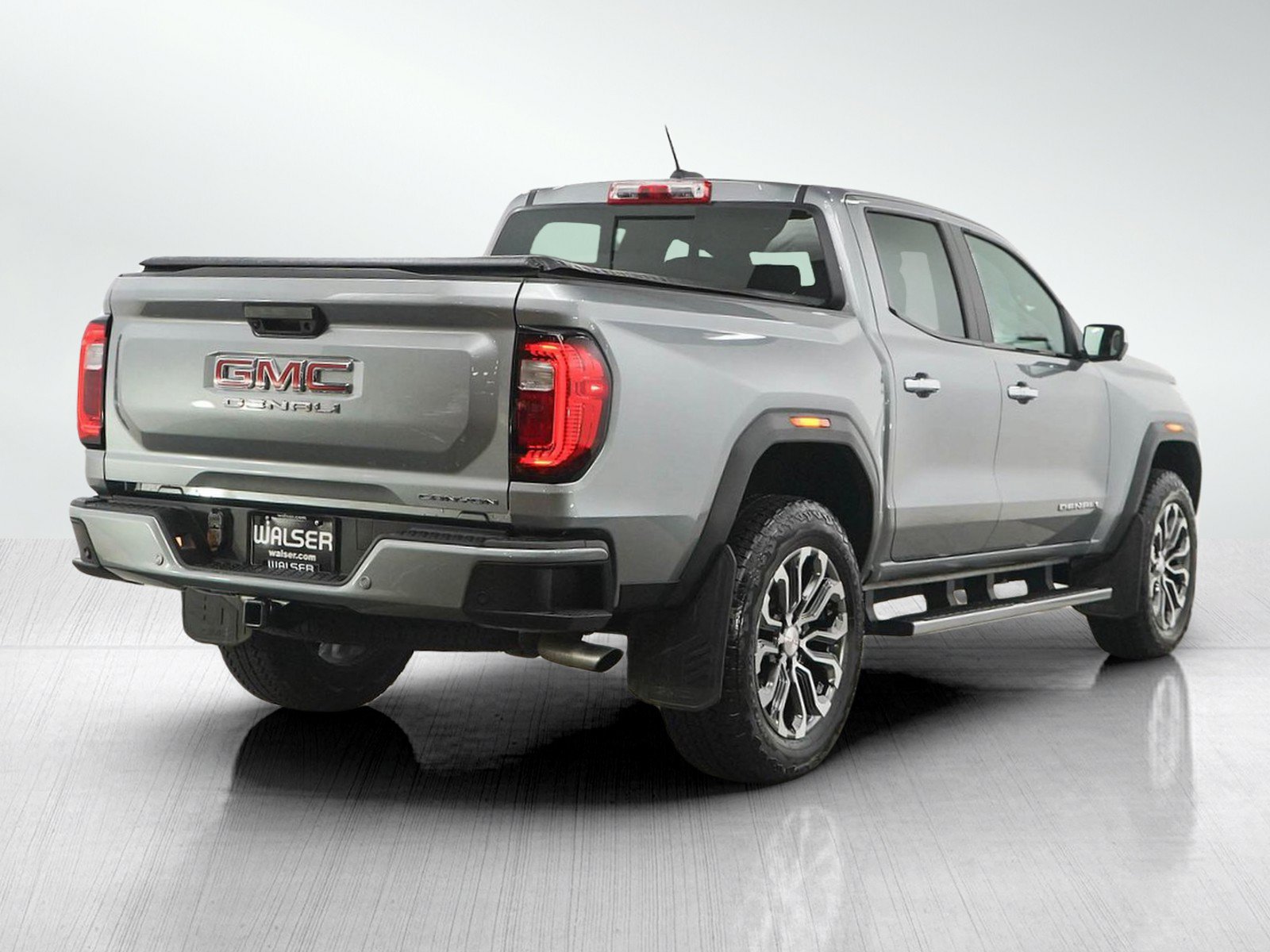 Used 2024 GMC Canyon Denali AWD/4WD image 5