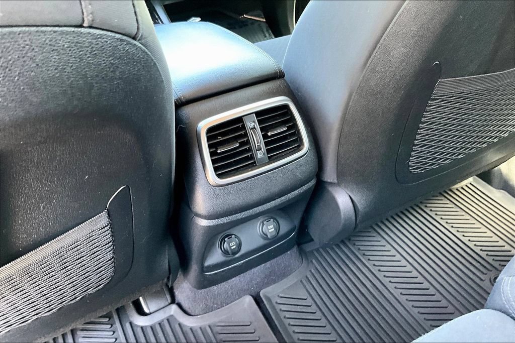 Used 2020 Kia Sorento S FWD image 9