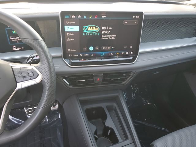 Certified 2025 Volkswagen Tiguan SE R-Line image 25