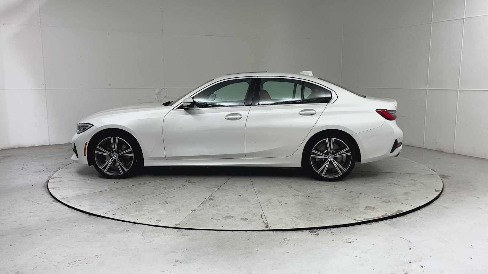 Used 2020 BMW 330i xDrive Sedan w/ Convenience Package AWD/4WD image 5