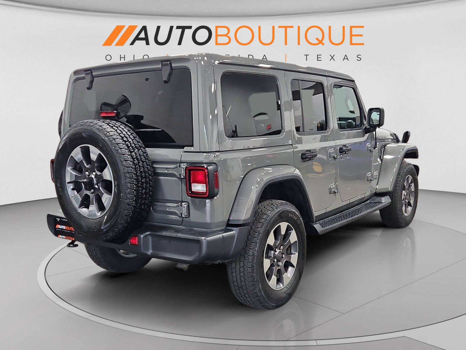 Used 2018 Jeep Wrangler Unlimited Sahara w/ Uconnect 4C Nav & Sound Group AWD/4WD image 5