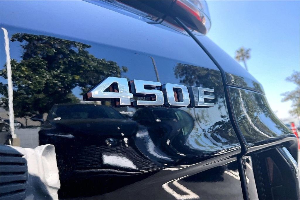 New 2026 Cadillac Lyriq Luxury image 16