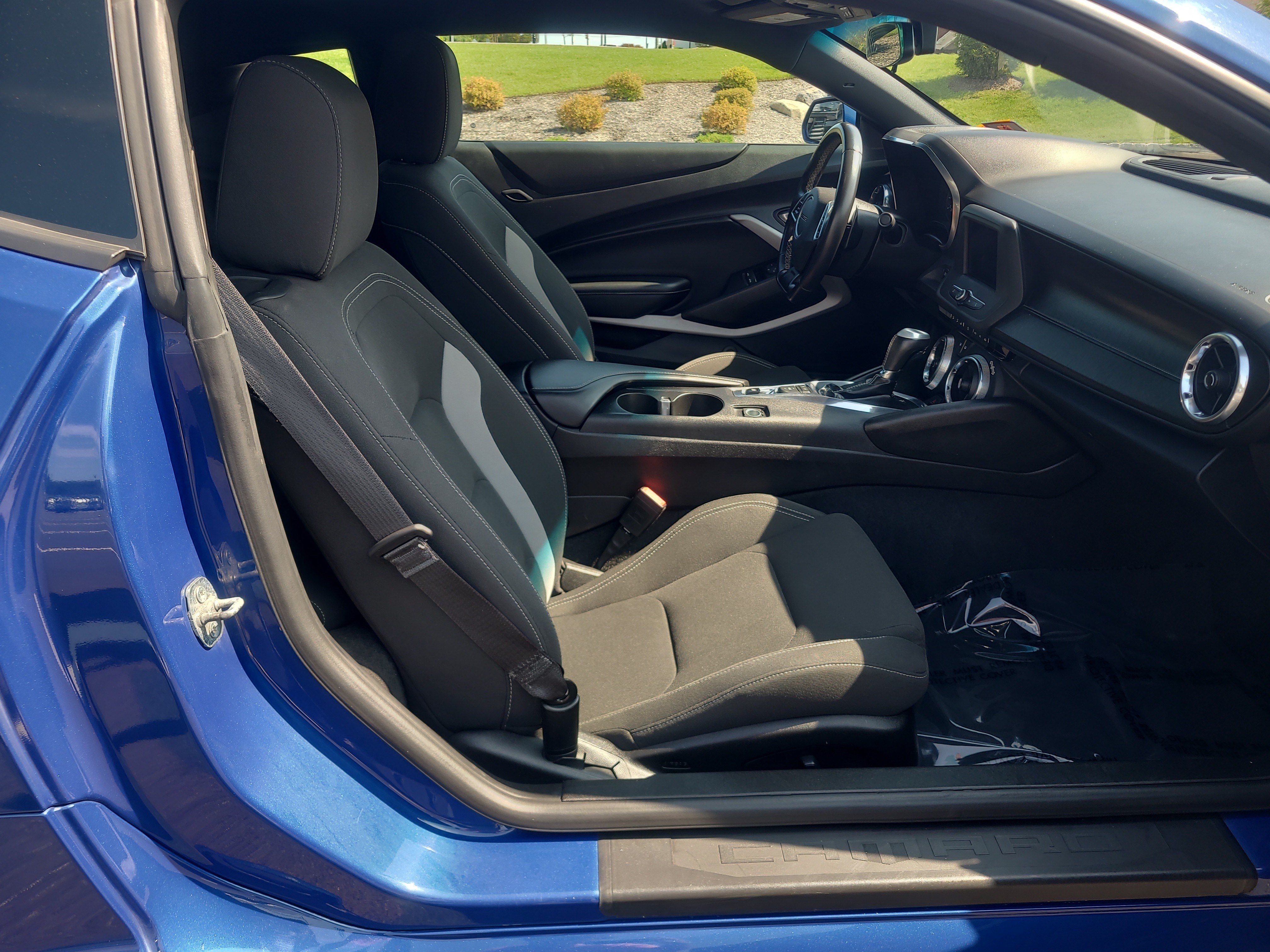 Used 2020 Chevrolet Camaro LT RWD image 17