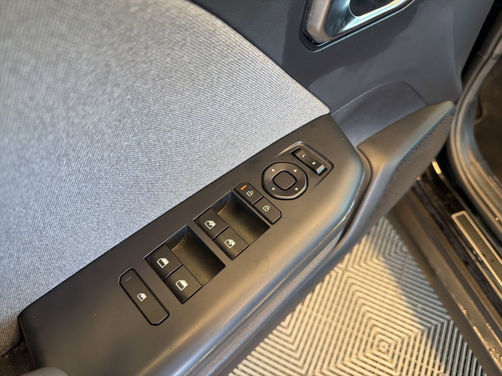 Used 2025 Kia K4 EX image 12