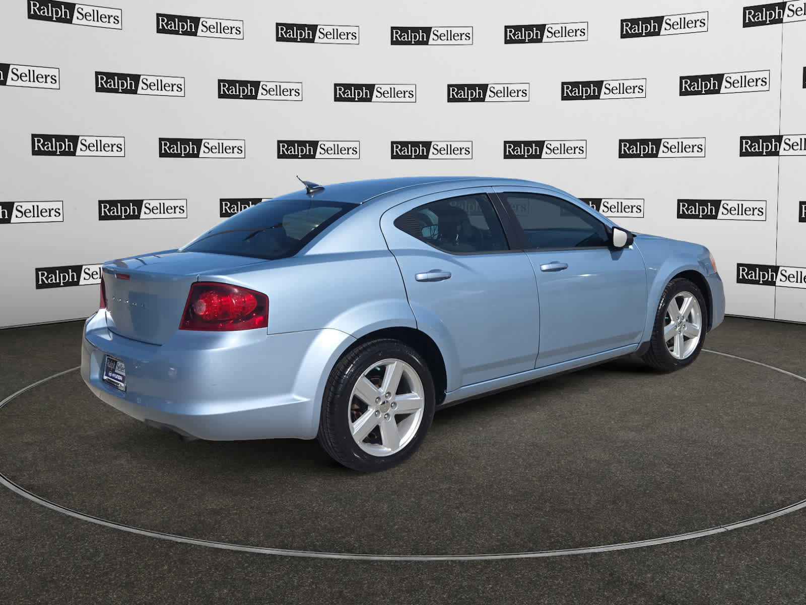Used 2013 Dodge Avenger SE image 6