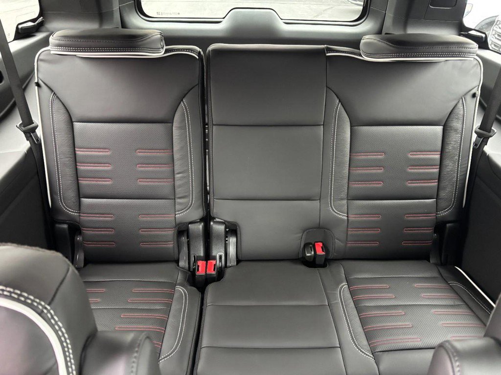 New 2026 GMC Yukon XL AT4 Ultimate w/ LPO, Illumination Package image 8