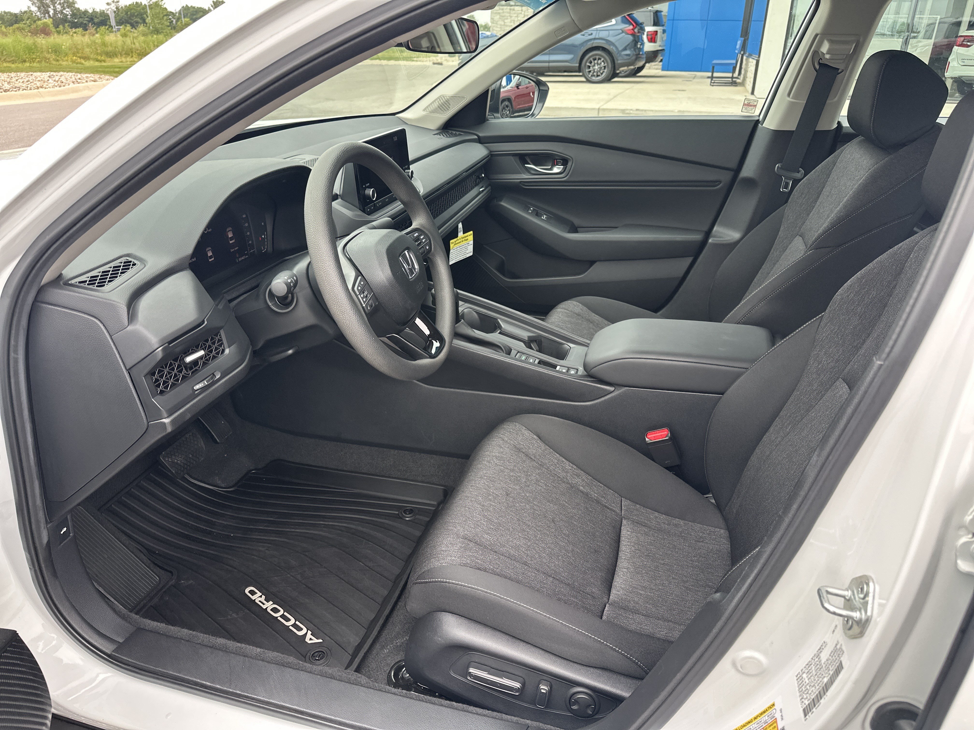 Certified 2025 Honda Accord SE image 9