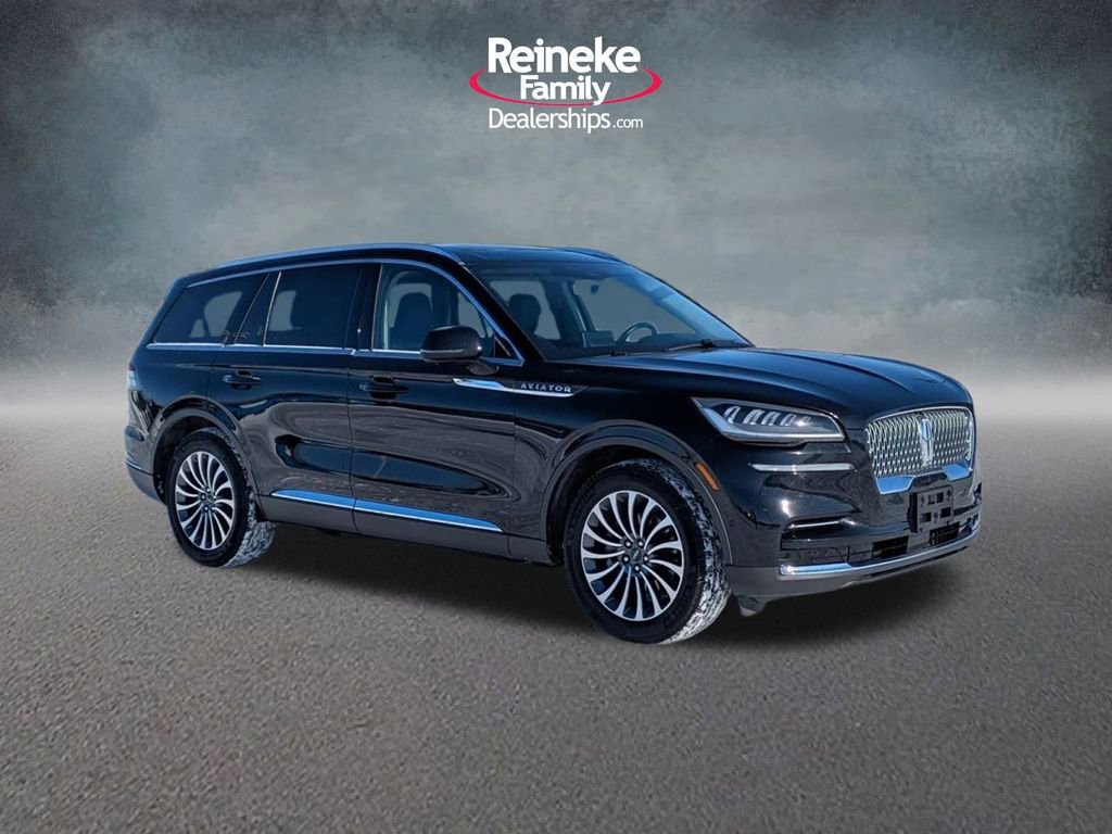 Used 2024 Lincoln Aviator Reserve AWD/4WD image 3