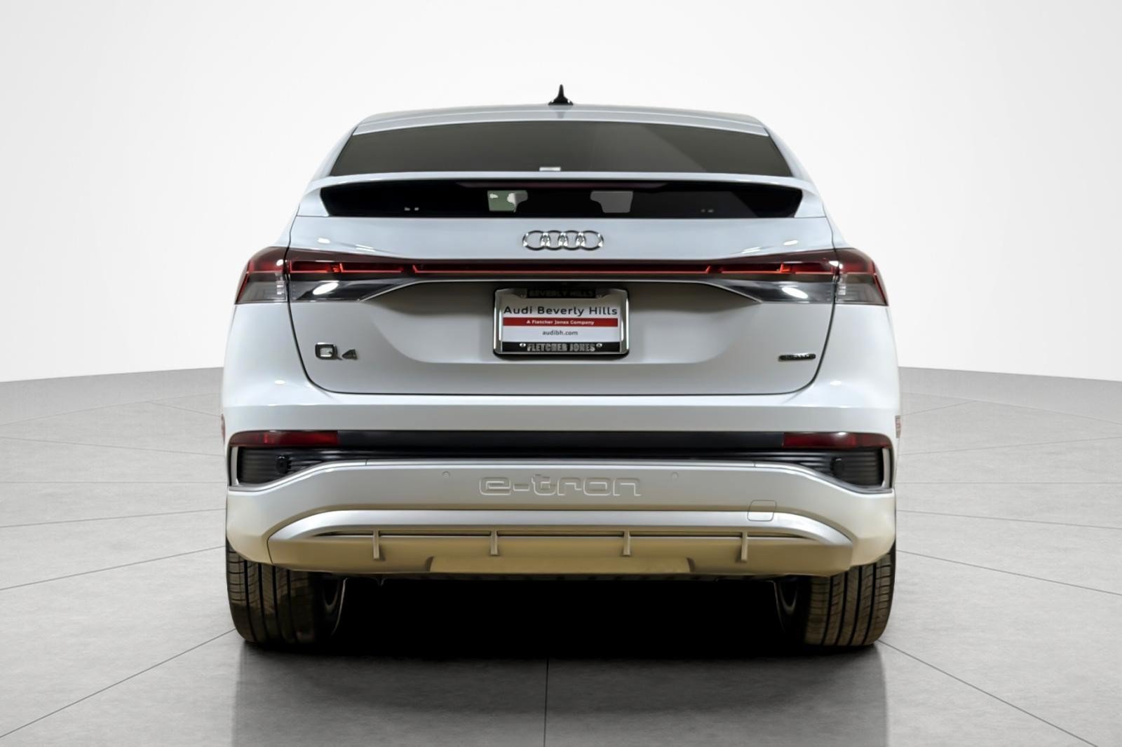 Certified 2023 Audi Q4 e-tron Premium Plus AWD/4WD image 4