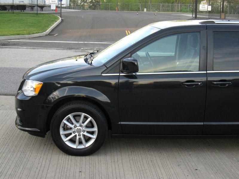 Used 2018 Dodge Grand Caravan SXT FWD image 7