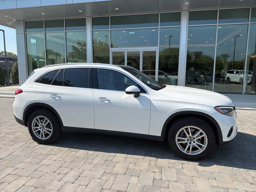 Used 2023 Mercedes-Benz GLC 300 4MATIC image 7