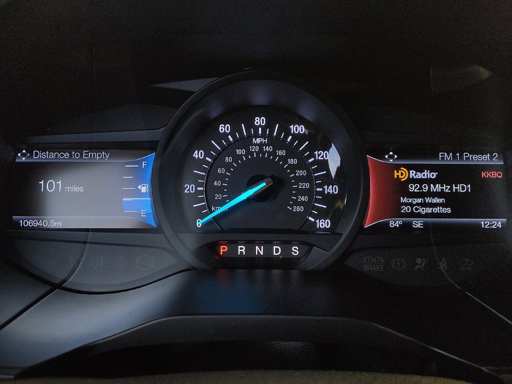 Used 2017 Ford Edge Titanium w/ Technology Package FWD image 23