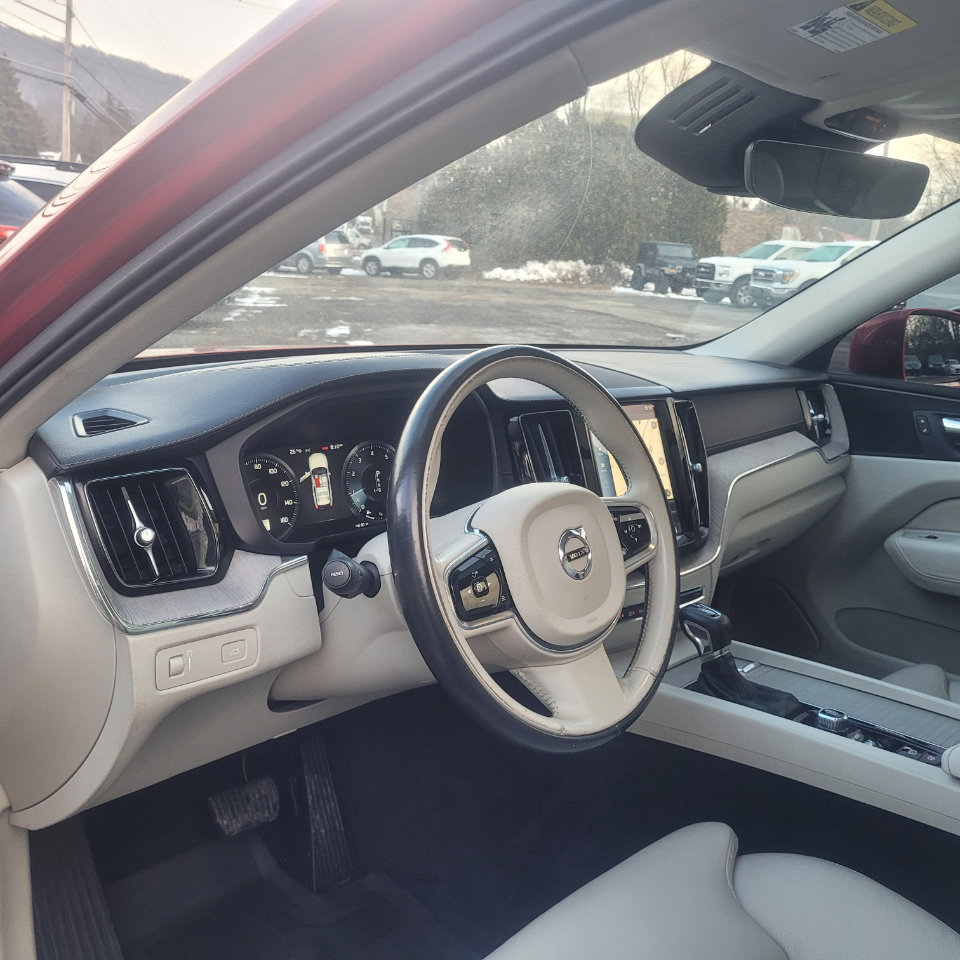 Used 2018 Volvo XC60 T5 Inscription image 13