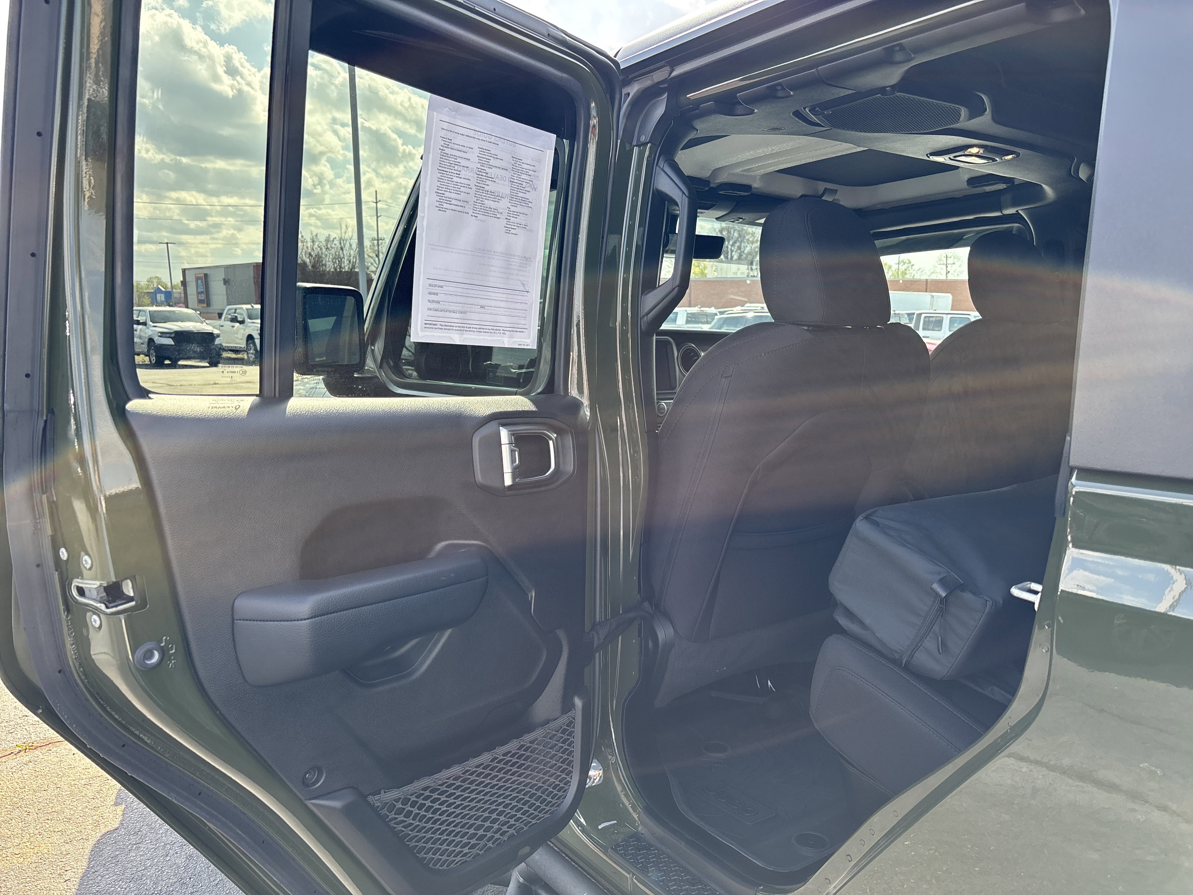 Used 2023 Jeep Gladiator Willys image 15