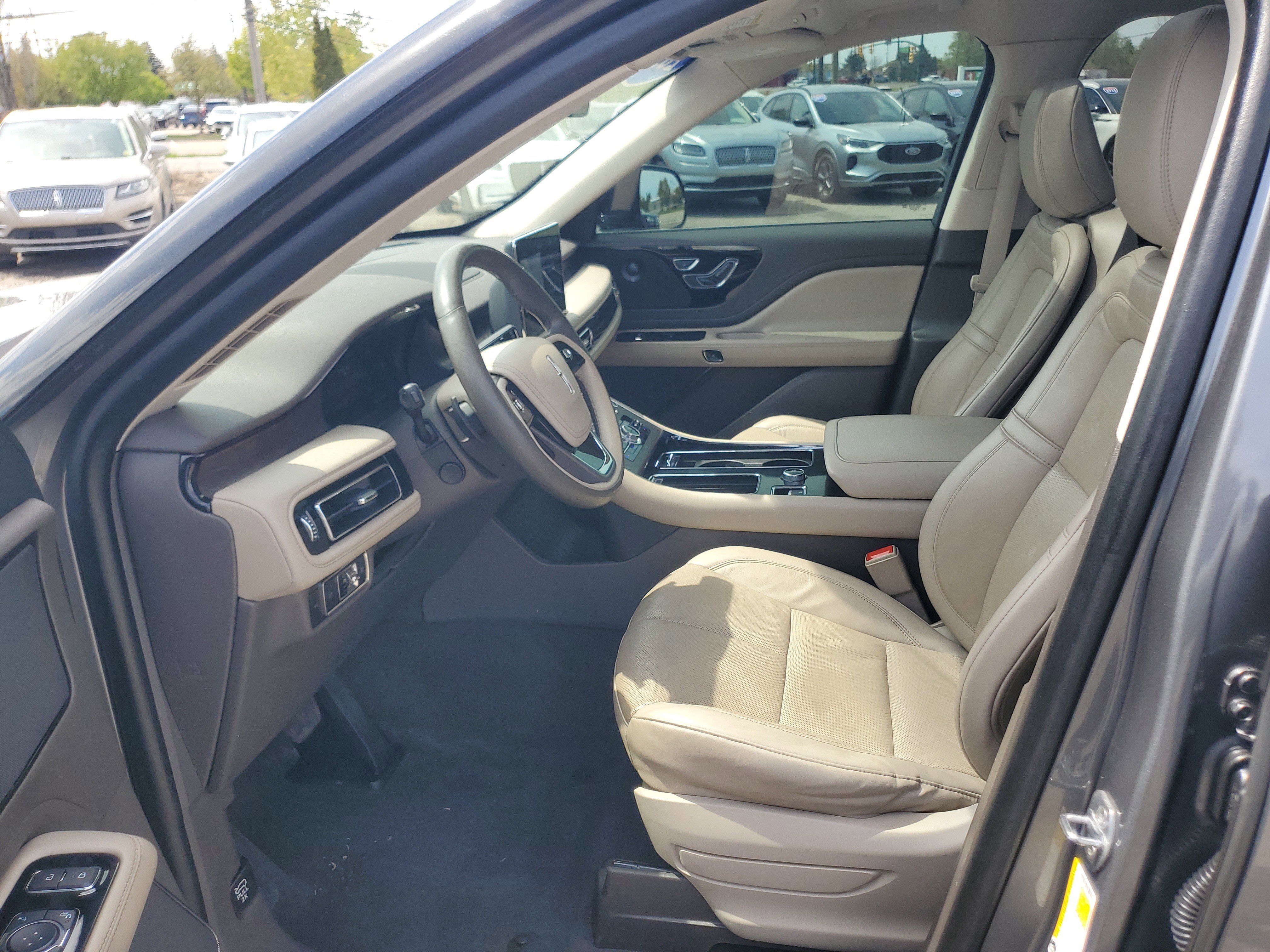 Certified 2023 Lincoln Aviator Reserve w/ Equipment Group 201A AWD/4WD image 12