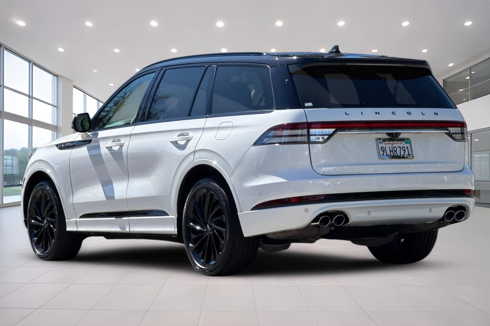 Certified 2023 Lincoln Aviator Black Label AWD/4WD image 6