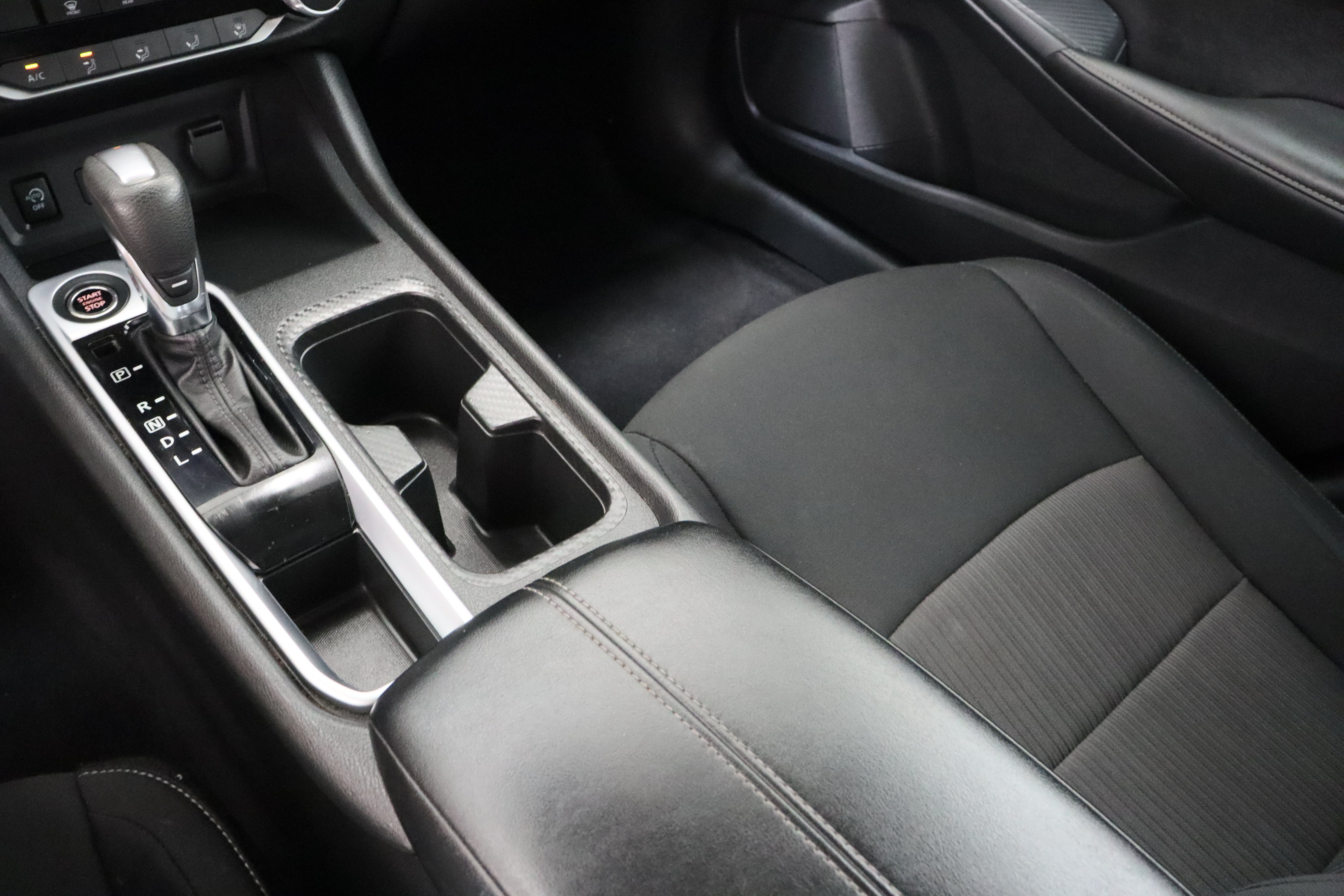 Used 2024 Nissan Sentra SV FWD image 16