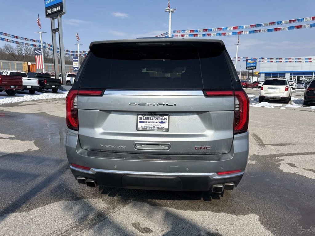 Used 2025 GMC Yukon Denali AWD/4WD image 4