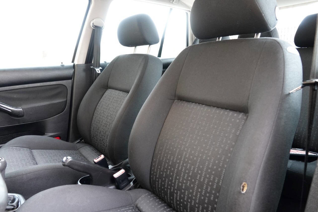 Used 2005 Volkswagen Golf GL image 42