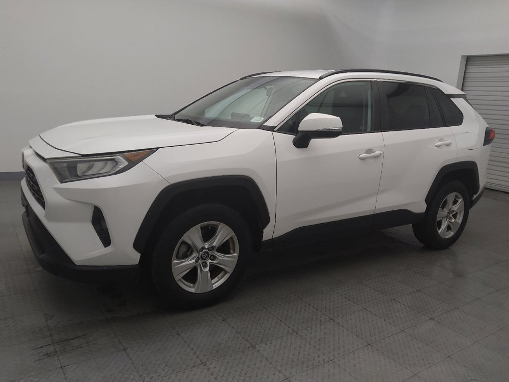 Used 2020 Toyota RAV4 XLE image 2