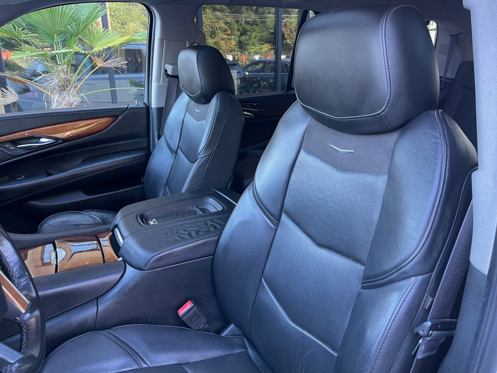 Used 2017 Cadillac Escalade Premium Luxury image 13