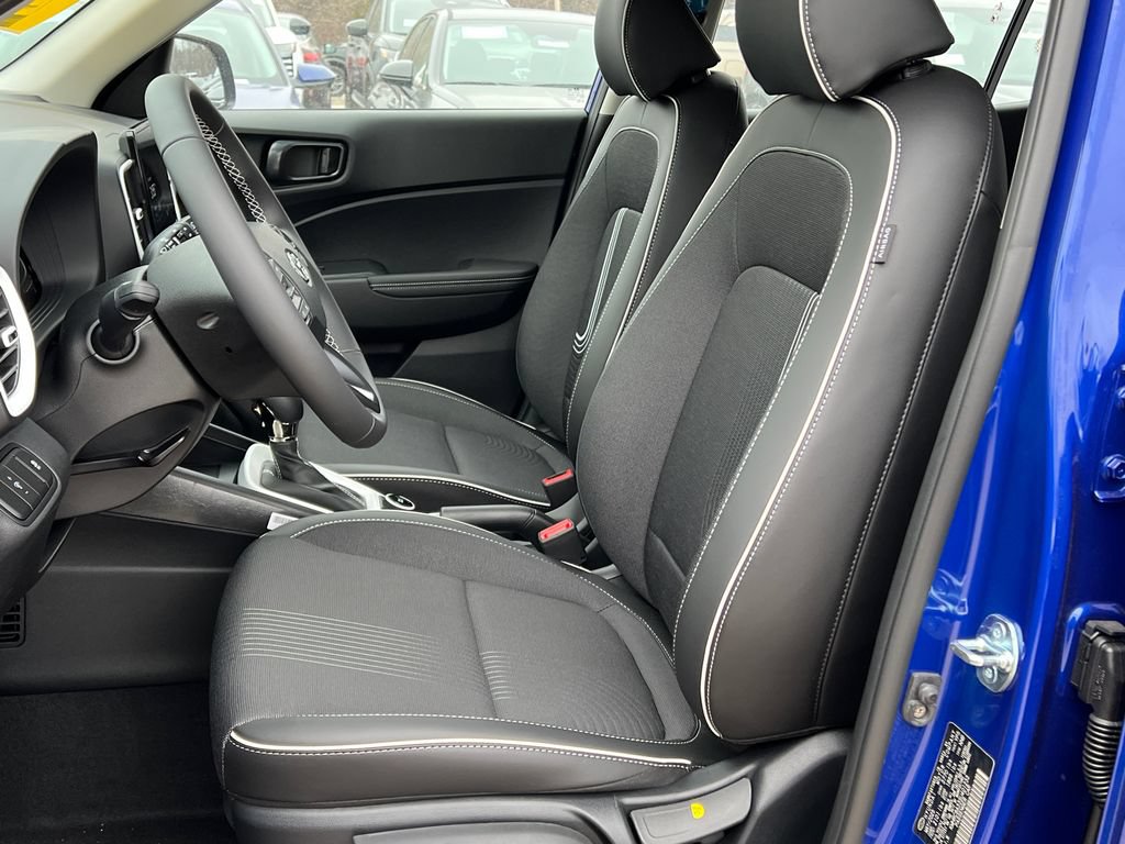 New 2025 Hyundai Venue Limited FWD image 5