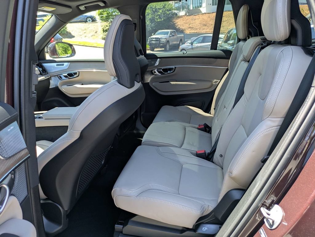 New 2026 Volvo XC90 B5 Ultra w/ Protection Package Premier AWD/4WD image 16