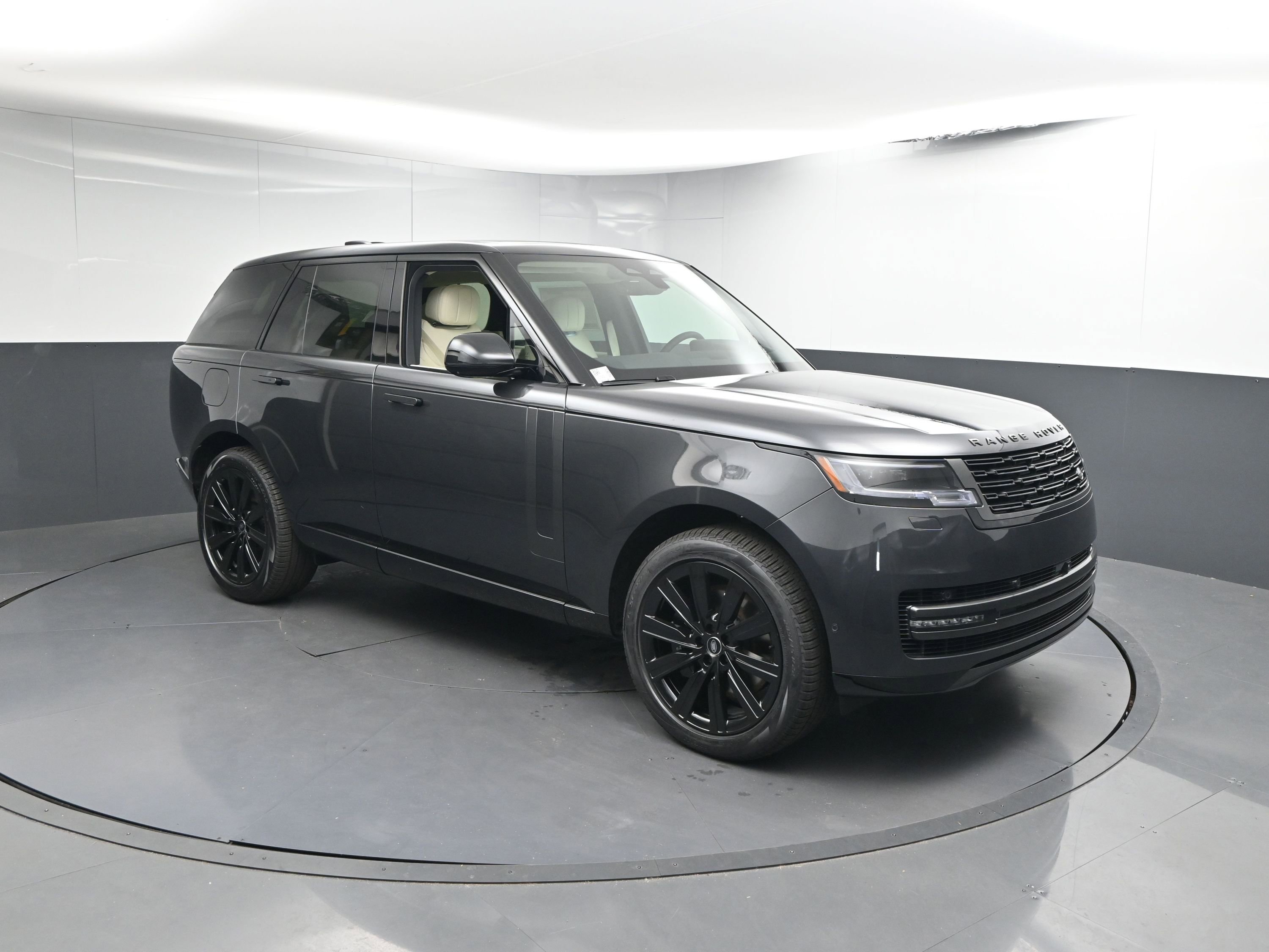 New 2025 Land Rover Range Rover SE image 23