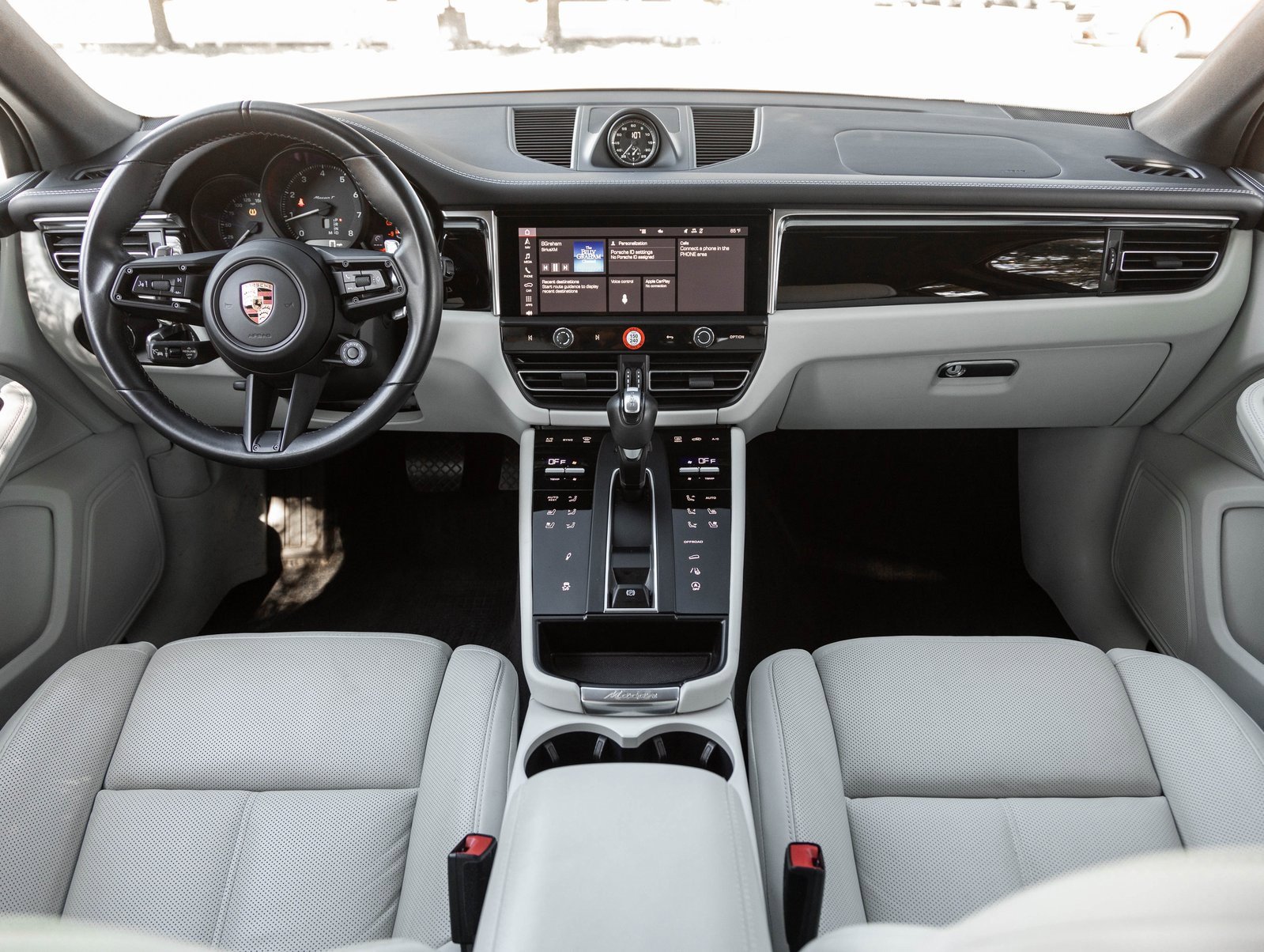 Used 2024 Porsche Macan Turbo image 12