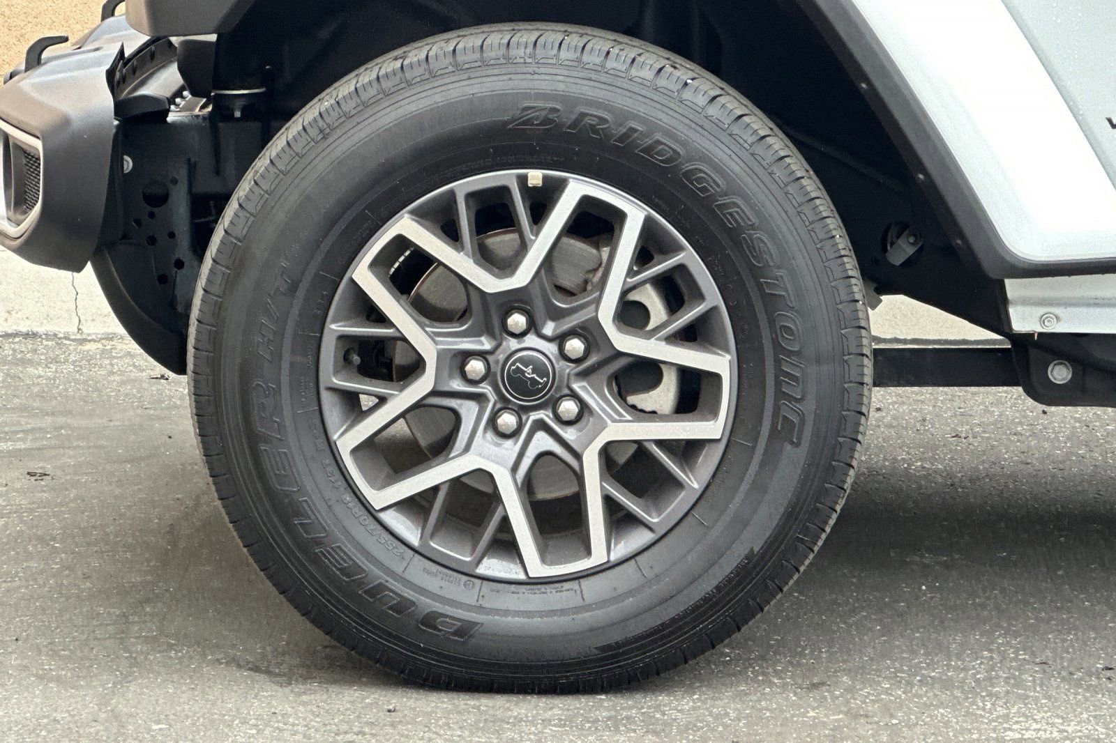 Used 2025 Jeep Wrangler Sahara image 26