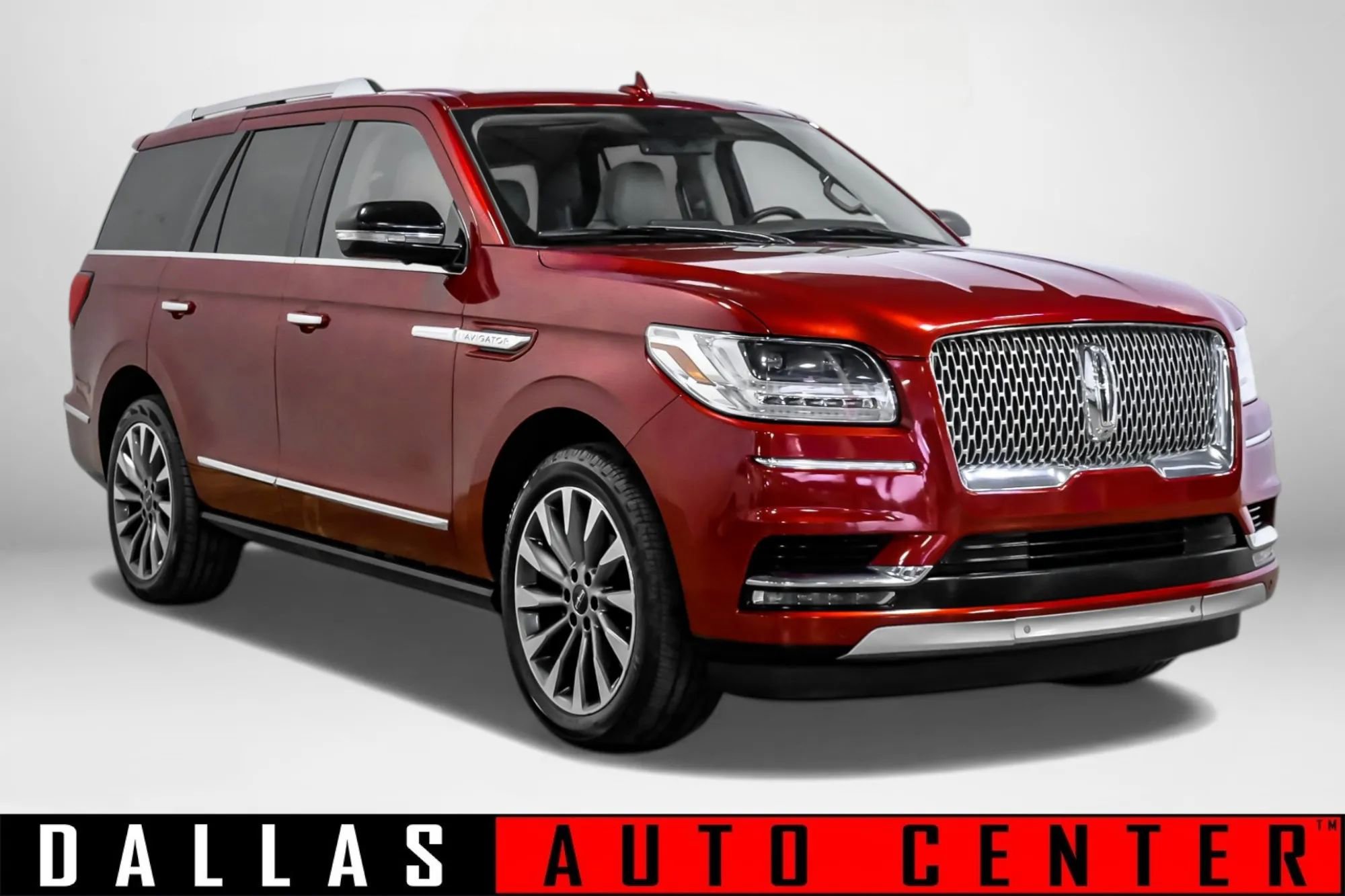 Used 2019 Lincoln Navigator Select image 1