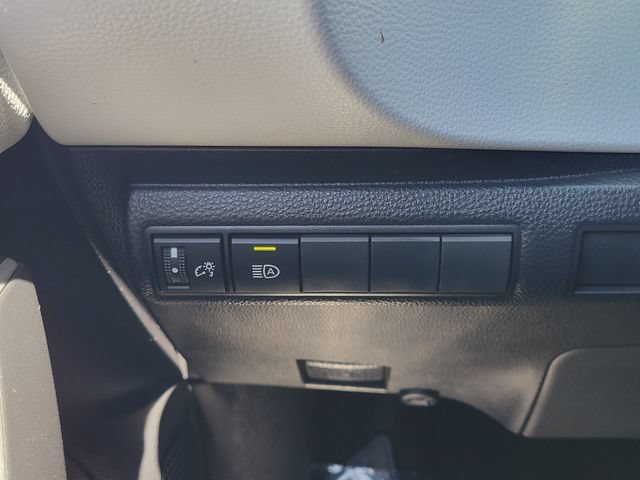 Used 2022 Toyota Corolla SE w/ Carpet Mat Package (TMS) FWD image 14