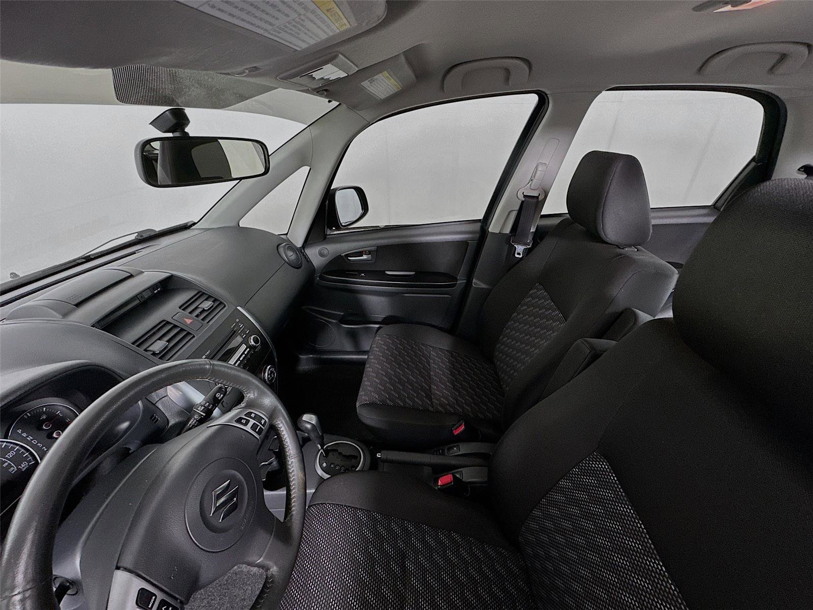 Used 2009 Suzuki SX4 AWD Hatchback w/ Touring Pkg image 5